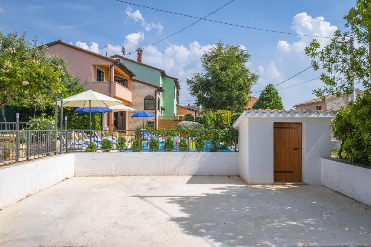 Villa Margerita With Private Pool, Yard And Parking Kastelir Bagian luar foto