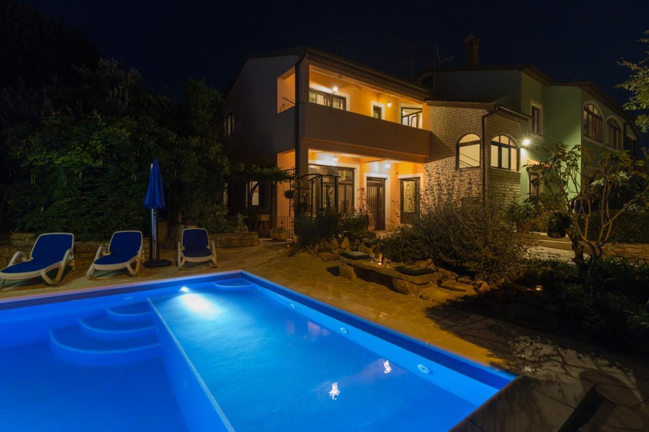 Villa Margerita With Private Pool, Yard And Parking Kastelir Bagian luar foto