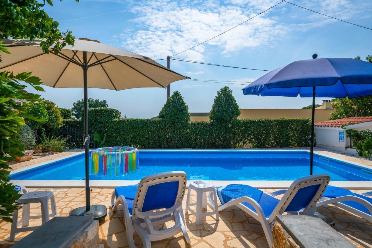 Villa Margerita With Private Pool, Yard And Parking Kastelir Bagian luar foto