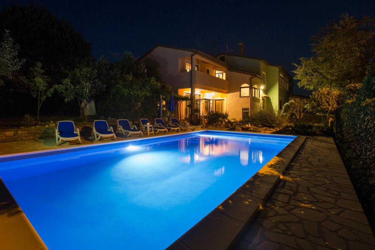 Villa Margerita With Private Pool, Yard And Parking Kastelir Bagian luar foto