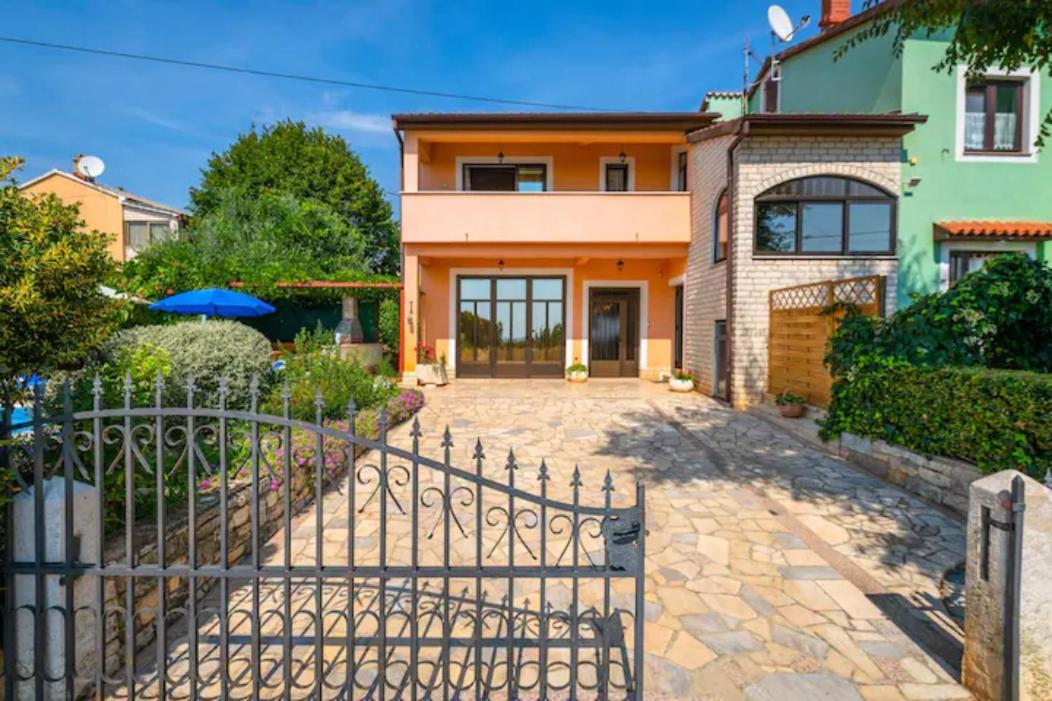 Villa Margerita With Private Pool, Yard And Parking Kastelir Bagian luar foto