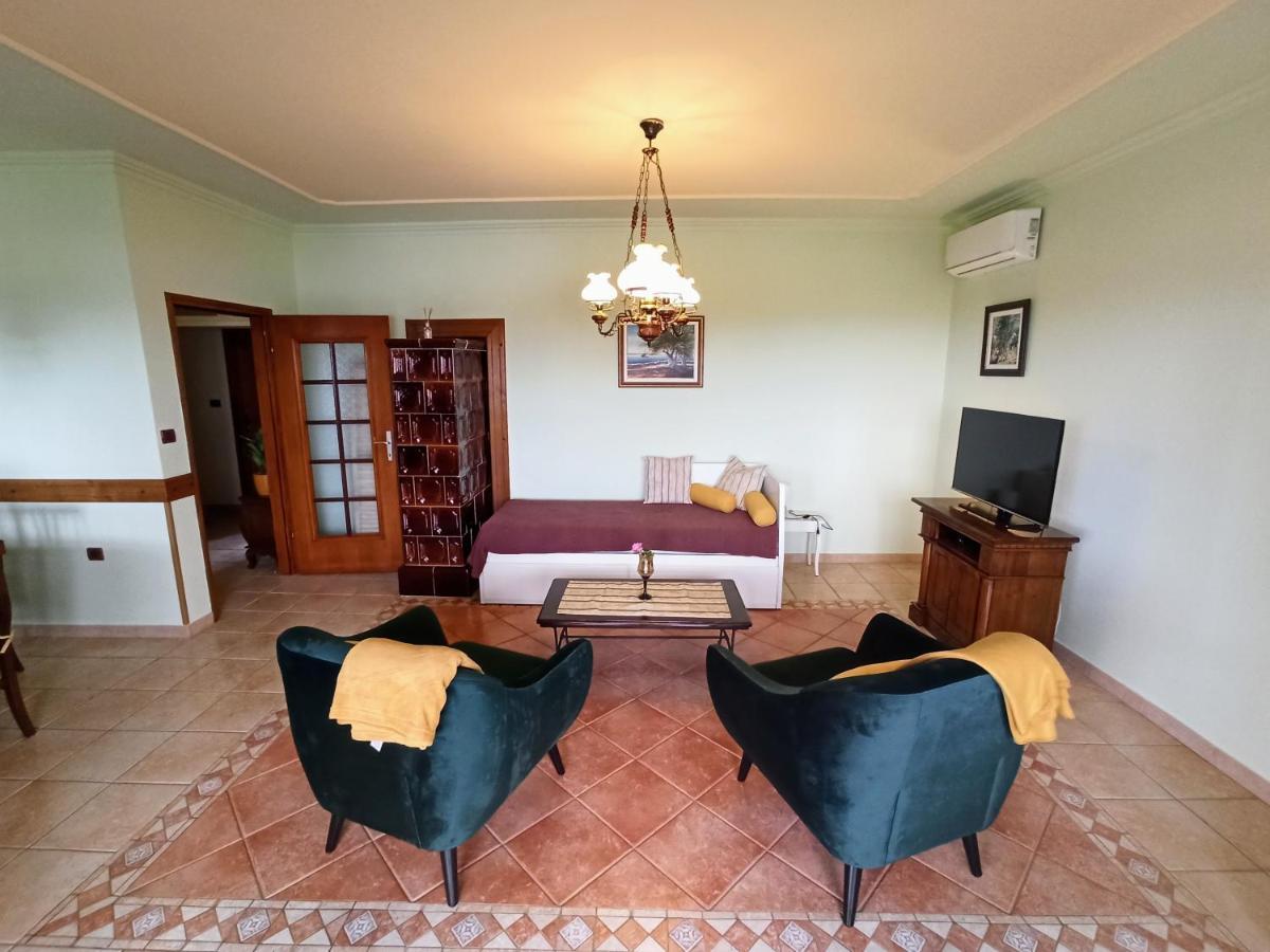 Villa Margerita With Private Pool, Yard And Parking Kastelir Bagian luar foto